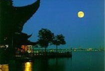 平湖秋月爆料最新消息新闻,最新热点新闻揭秘